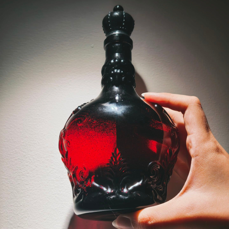 زجاجة ويسكي زجاجية على شكل قلع - مراجعة Bloodborne Cosplay Prop وسعره