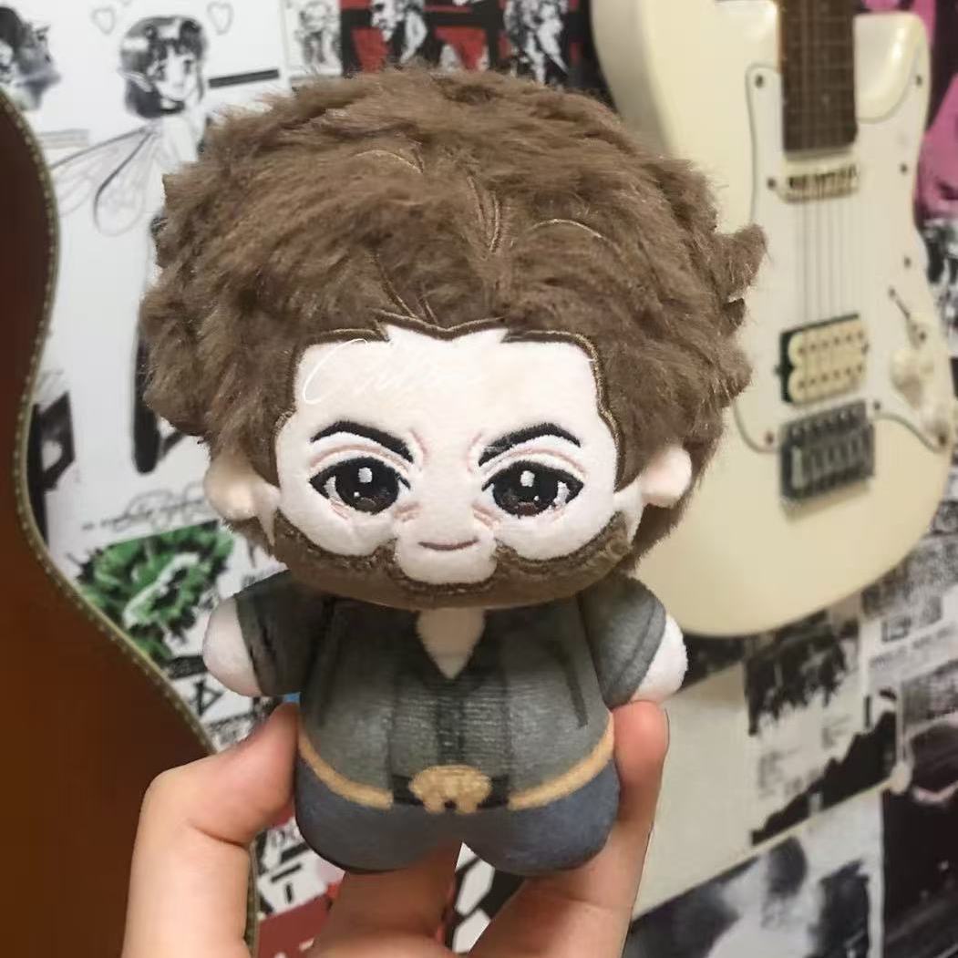 10 سم ‌ دمية محشوة على شكل شخص - مراجعة Prop Para Cosplay وسعره